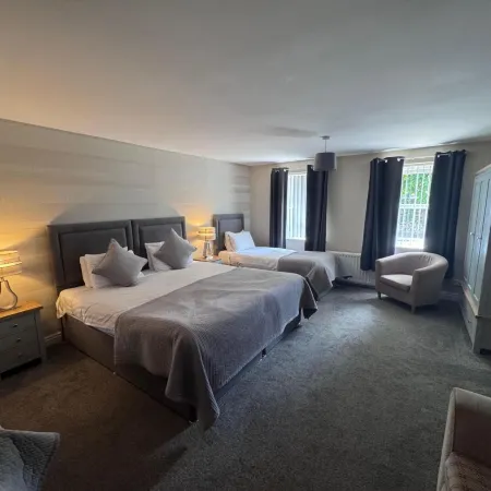 The Oaks Hotel