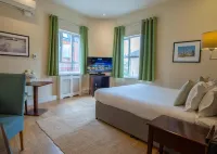Cbh County Hotel