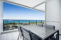Ultra Broadbeach - Sea View