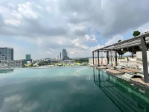 Sunsuria Forum Premier Suites Setia Alam