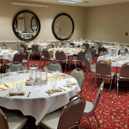 Ramada by Wyndham Barstow