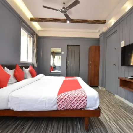 Hotel Ashirwad, Solpaur