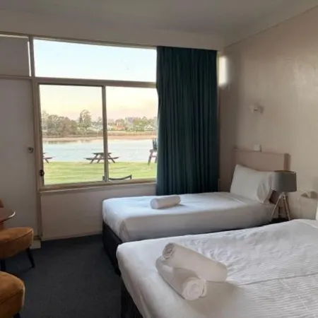 Moruya Waterfront Hotel Motel
