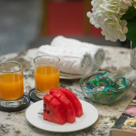 Amira Hotel Hanoi Отели рядом с достопримечательностью «Старый мост Лонгбьен»