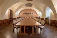 Hotel Octarna - Free on-Site Parking - Pet friendly