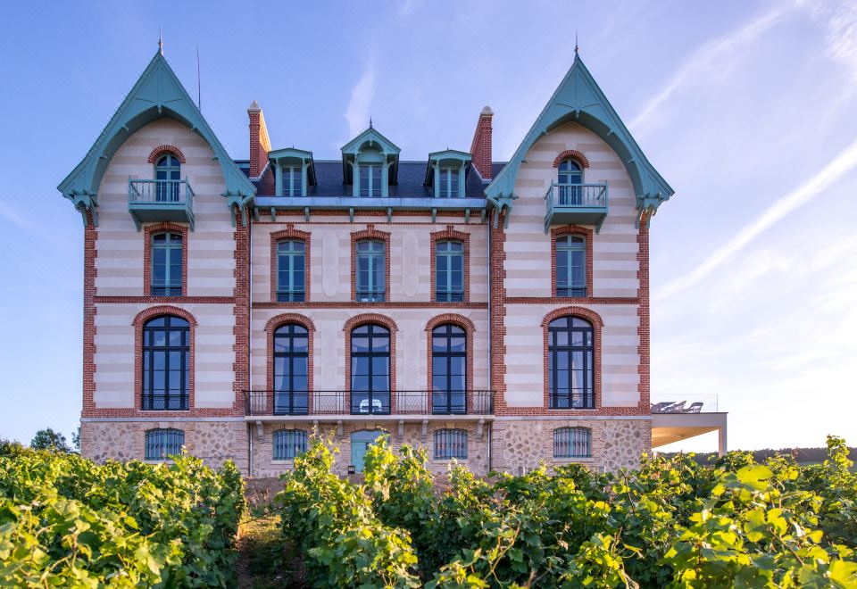 Reims and the Art of Champagne: A Guide to the Region’s Most Luxurious Hotels