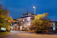 Travelodge by Wyndham Oshawa Whitby Hôtels à proximité de : Trent University Durham