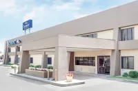Baymont by Wyndham Green Bay فنادق في Ashwaubenon