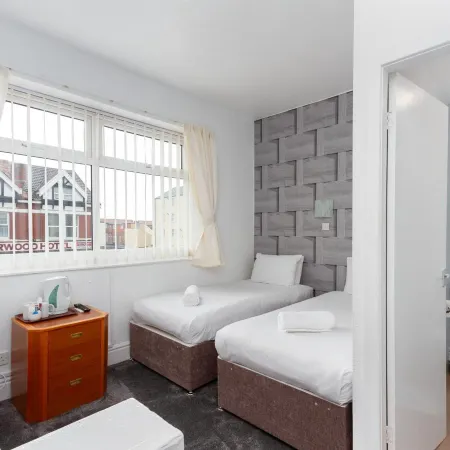 The Sandringham Court Hotel & Apartment-All Groups Welcome