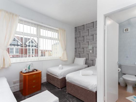The Sandringham Court Hotel & Apartment-All Groups Welcome