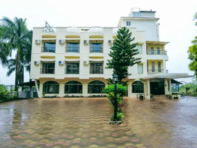 Reveniir Resort Lonavala Отели в г. Голд Вэлли