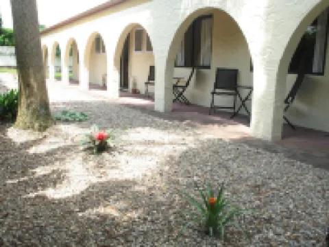 Captains Quarters Motor Inn Hotels in Cambridge