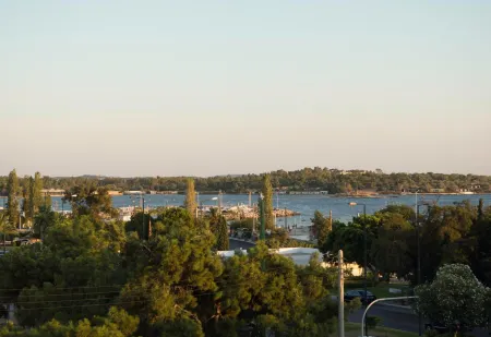 Azur Suites Отели в г. Глифада