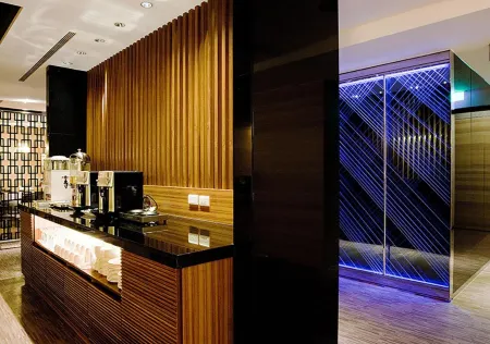 Royal Group Hotel Chang Chien Branch 1 Отели рядом с достопримечательностью «Qijin Windmill Park»