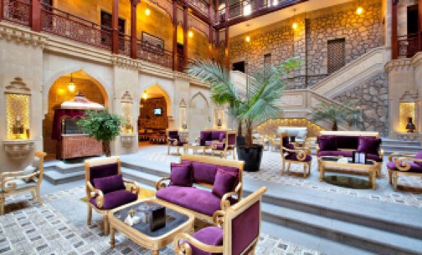 Shah Palace Luxury Museum Hotel