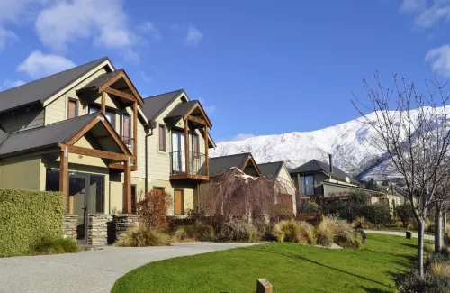 Wanaka Luxury Apartments - Pools