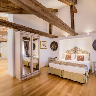 آل ريدينتورا دي فينيتسيا أبارتمنتس Hotels near جوديكا