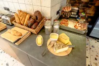 Greet Hotel Montbeliard - breakfast