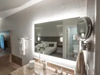Lewis River Inn Hotels in Cowlitz County