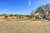 Cozy Fredericksburg Studio Near Wineries! - Kylpylä