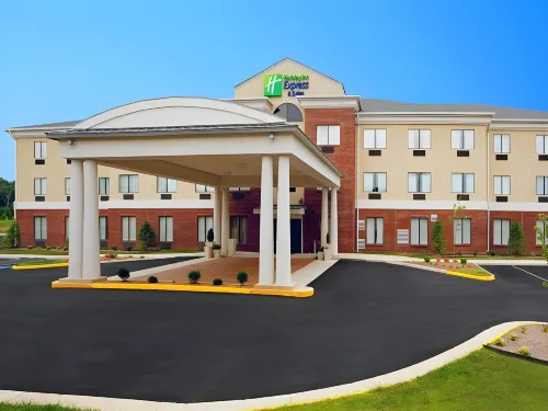 Holiday Inn Express & Suites THORNBURG-S. FREDERICKSBURG by IHG - parking
