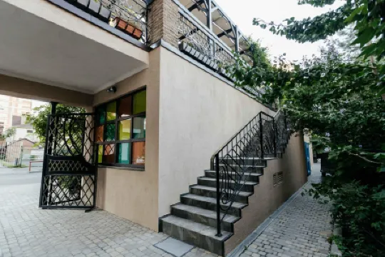 Customs House (Кастом)