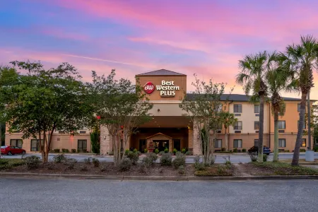 Best Western Plus Daphne Inn  Suites