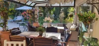 PepperTree Guest House & Apartments
