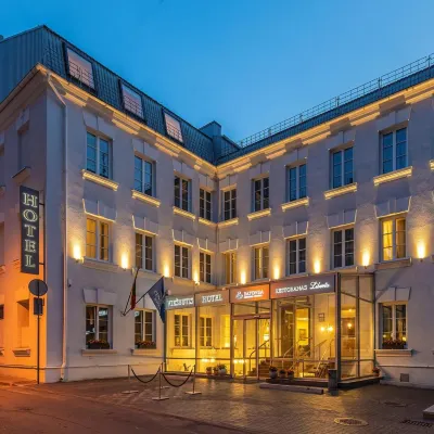 拉頓達中心飯店 KGB Museum (Genocido Auku Muziejus)附近的飯店