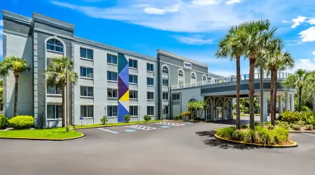 Spark by Hilton Orlando Near Universal Отели в г. Орло-Виста