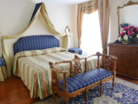Hotel San Zulian Hotels near St Mark's Campanile