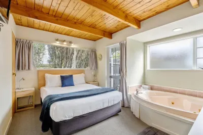 Cottage Mews Motel โรงแรมใน