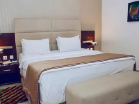 Full Moon Hotels โรงแรมในโอเวร์รี