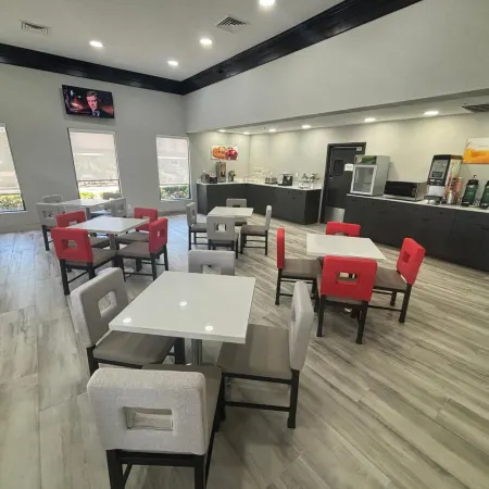 Quality Inn & Suites at Airport Blvd I-65