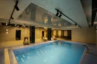 UNIQUE Airport Hotel - 3-نجوم