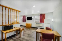 Super 8 by Wyndham Waynesburg Hotels in Franklin Township