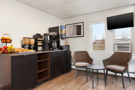Howard Johnson by Wyndham Grande Prairie Отели в г. Гранд-Прери