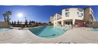 Holiday Inn Express & Suites Tracy Hotels in Tracy
