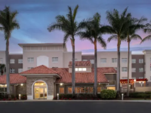 เรสซิเดนซ์อินน์ บาย แมริออท สนามบินและท่าเรือท่องเที่ยวฟอร์ตลอเดอร์เดล โรงแรมในดาเนียบีช