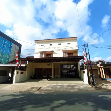 Kresna Guesthouse Pacitan