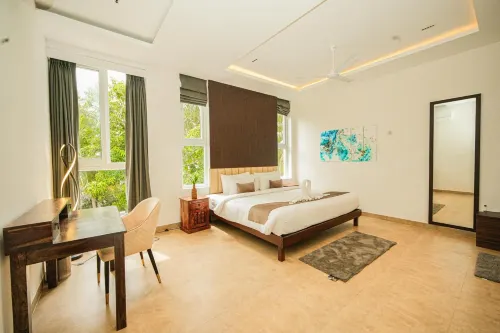 Shelter Beach Resort فنادق في Vada Nemmeli