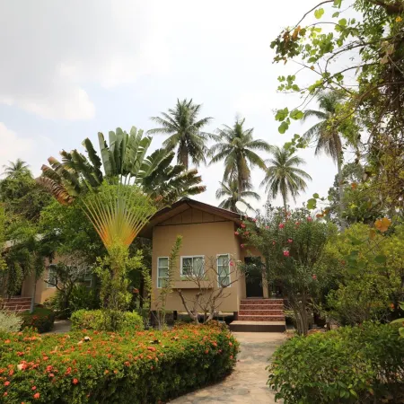 Bannsuanrachawadee Resort