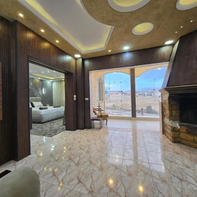 Hadrian's Arch Hotels near موقع جرش