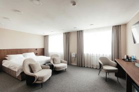 Крона (бывший Версаль)