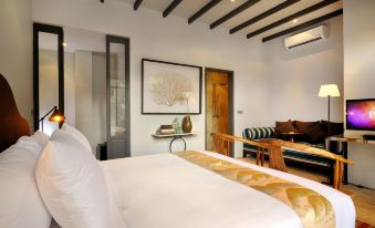 Room & Vespa 1 - Stay Central Seminyak Near Beach