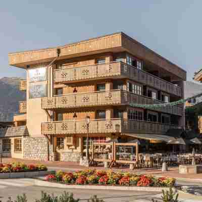 Les Peupliers | Hôtel 4 étoiles | Courchevel Le Praz Hotel Exterior