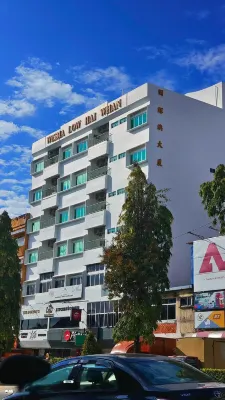 Al-Villa @ Jalan Sultan Ismail Hotels near Sultan Mahmud Airport