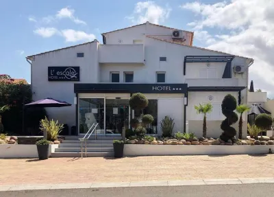 Hôtel l'Escale Coté Port Hotels near E.Leclerc Leclerc Ile Rousse