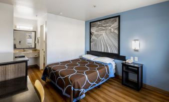 Super 8 by Wyndham Phoenix West