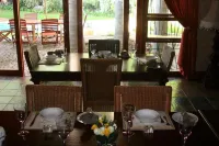 Jubilee Lodge Guest House - Breakfast